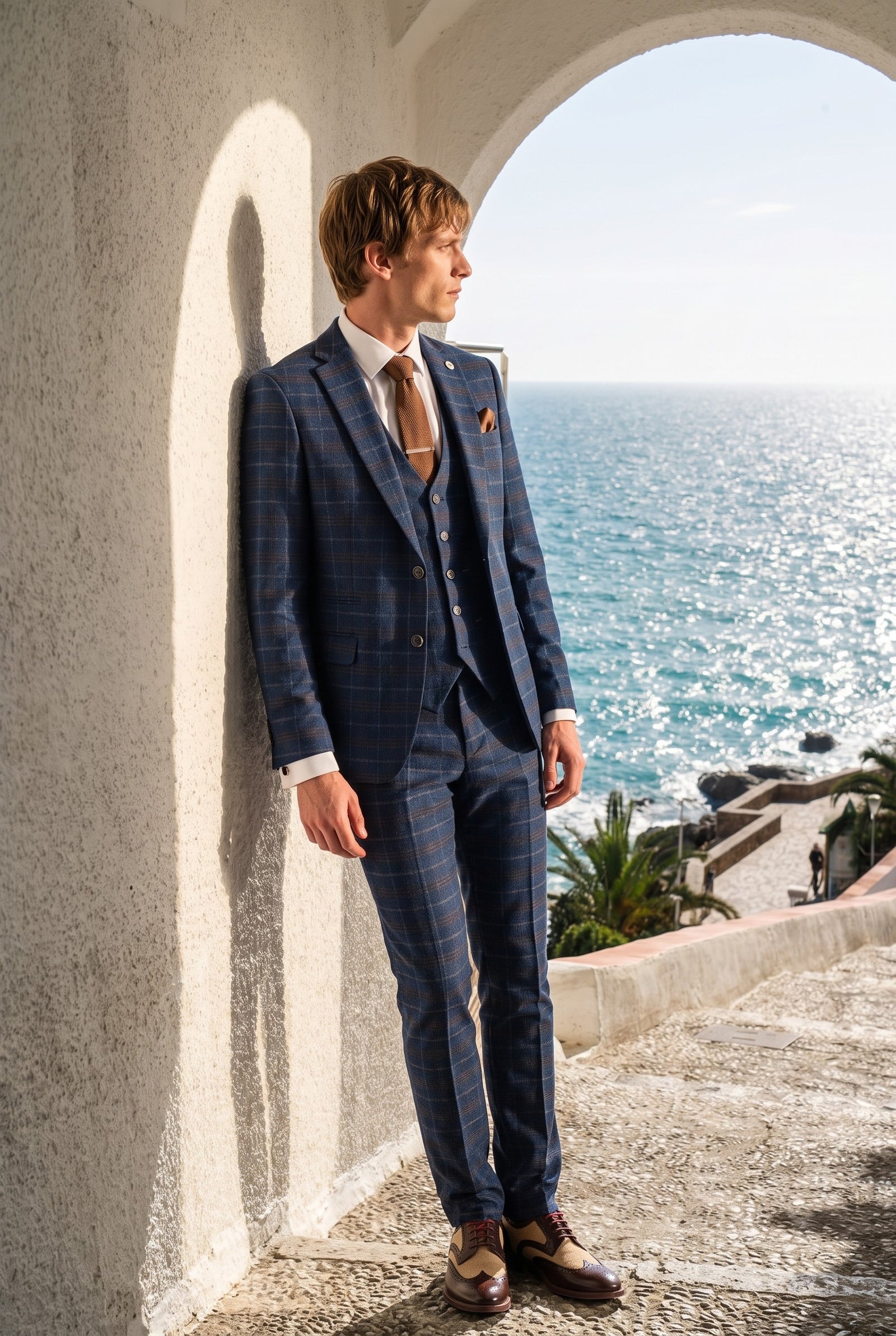 Look #936 styled with Férfi sötétkék kockás, háromrészes öltöny - Paul Andrew Kenneth