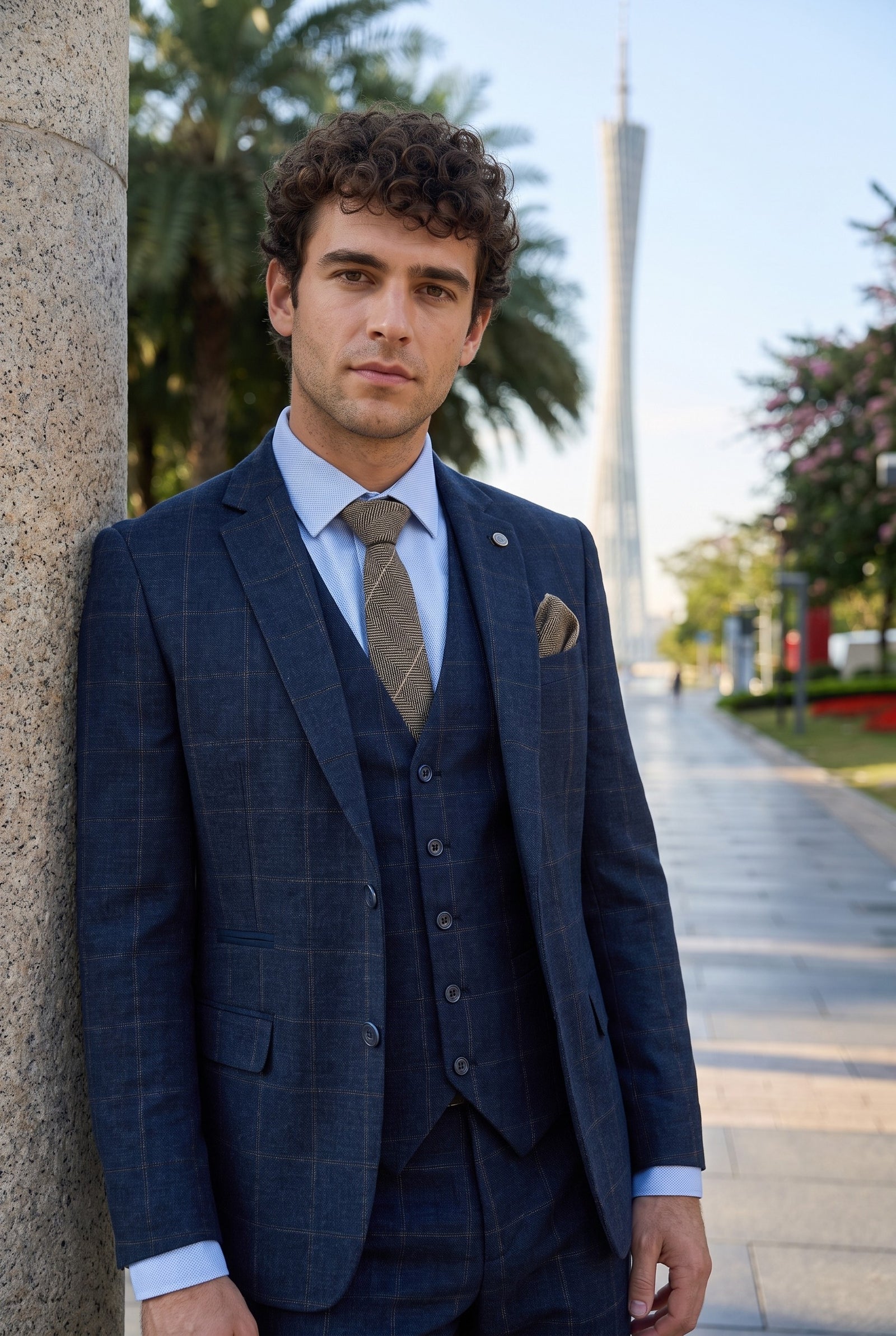 Look #729 styled with Férfi háromrészes gyapjú tweed öltöny sötétkék, barna, kockás, 1920-as évekbeli Gatsby mintával