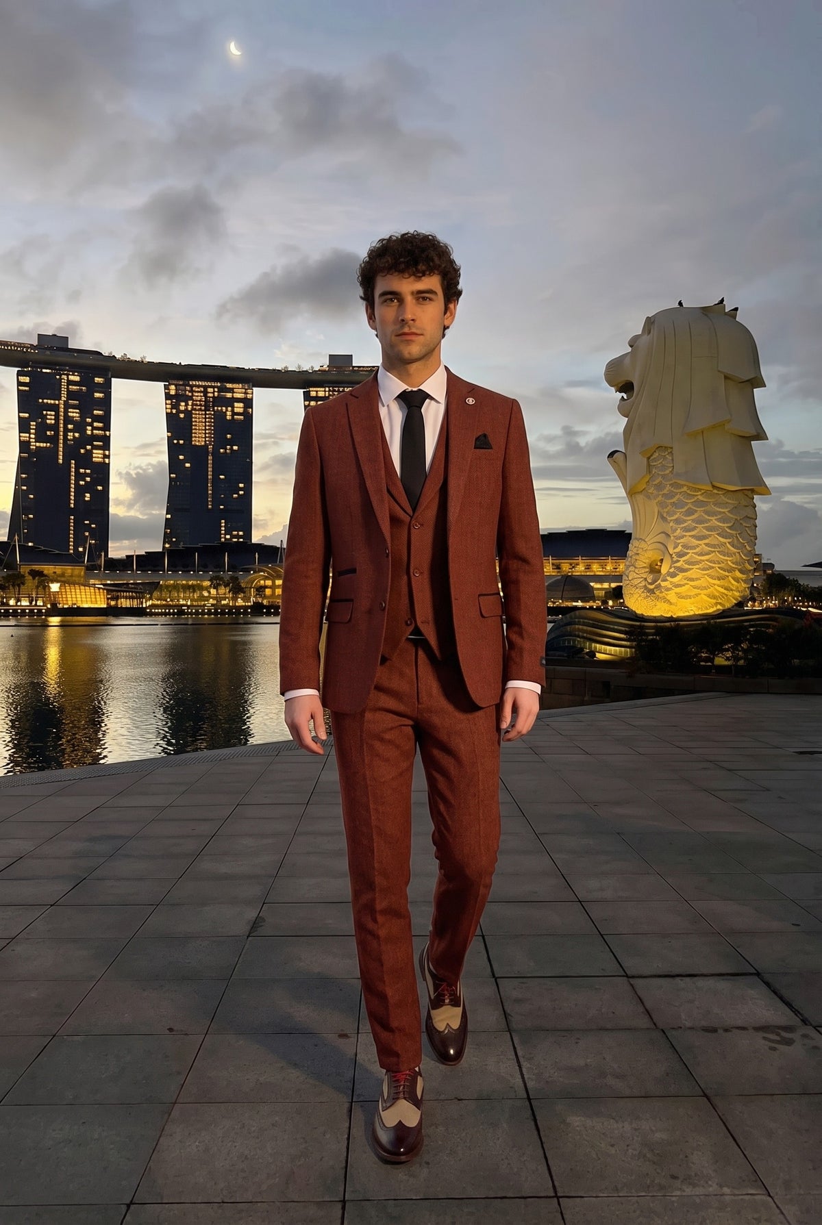 Look #935 styled with Rozsdabarna halszálkás tweed háromrészes öltöny