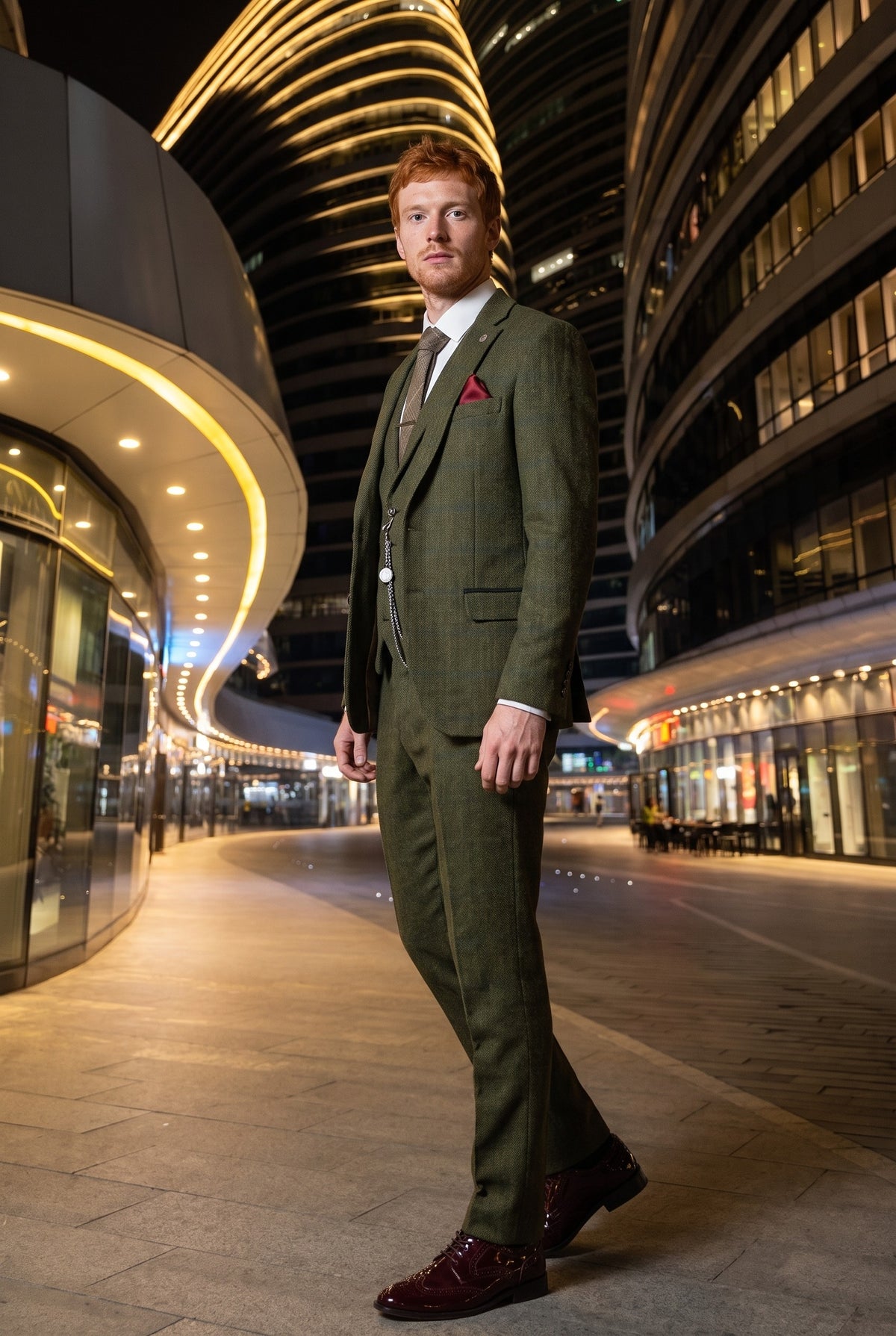 Look #708 styled with Férfi háromrészes öltöny gyapjú tweed zöld kék barna kockás 1920-as évekbeli Gatsby