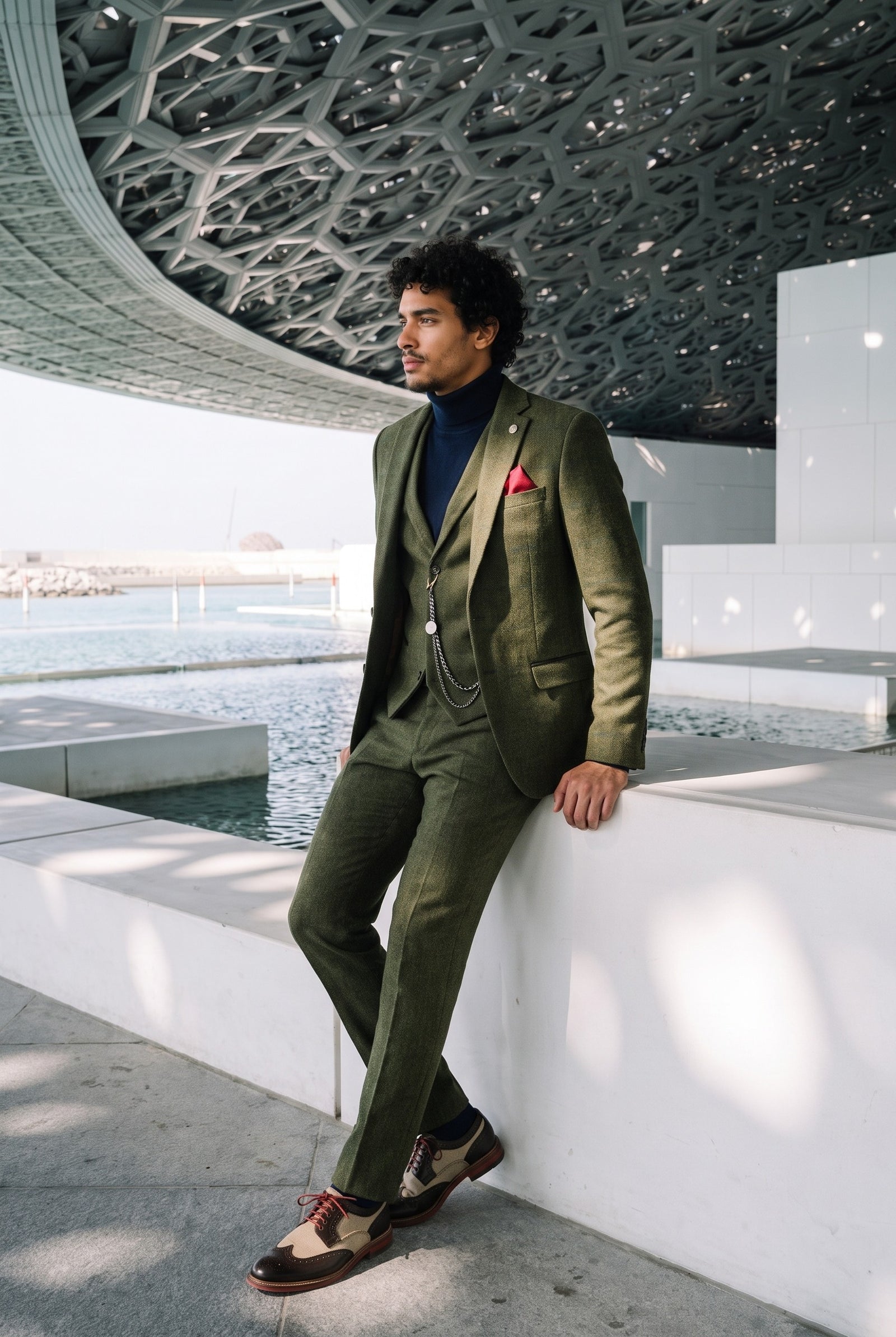 Look #706 styled with Férfi sötétkék garbó, puha viszkóz keverék hosszú ujjú kötött pulóver