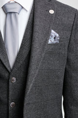 Férfi fekete, kockás, háromrészes öltöny