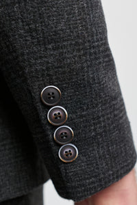 Férfi fekete, kockás, háromrészes öltöny