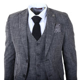 IM33 - Férfi fekete, háromrészes, szabott öltöny