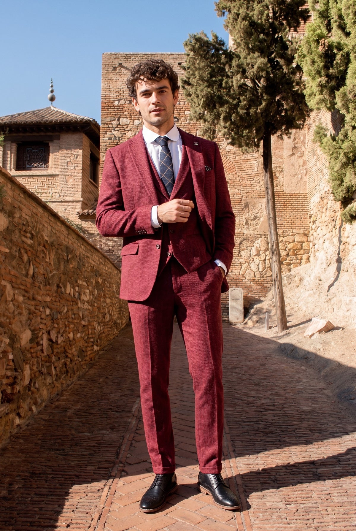 Look #181 styled with Férfi halszálkás bordó, háromrészes tweed öltöny - STZ11
