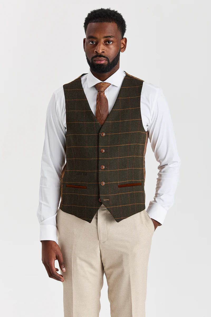 Belmont bézs öltöny Harris zöld tweed mellénnyel