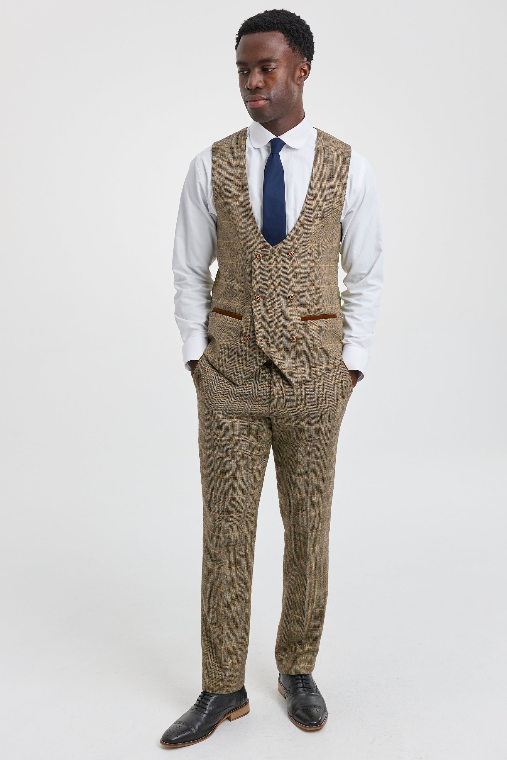 Férfi 3 részes halszálkás tweed öltöny, barna, kockás, szabott szabású, dupla klasszikus öltöny