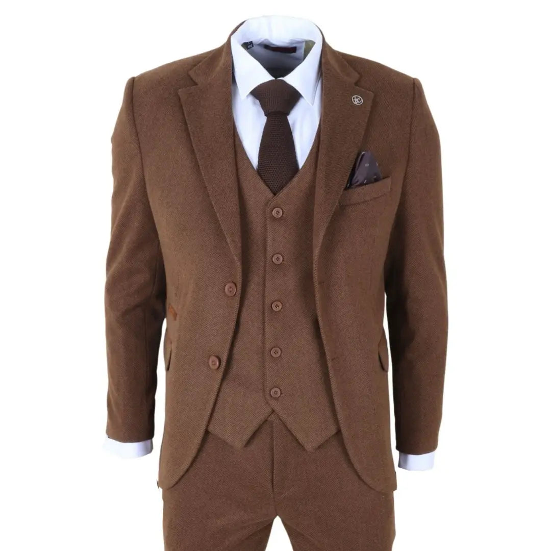 IM42 - Barna, háromrészes, halszálkás tweed öltöny férfiaknak