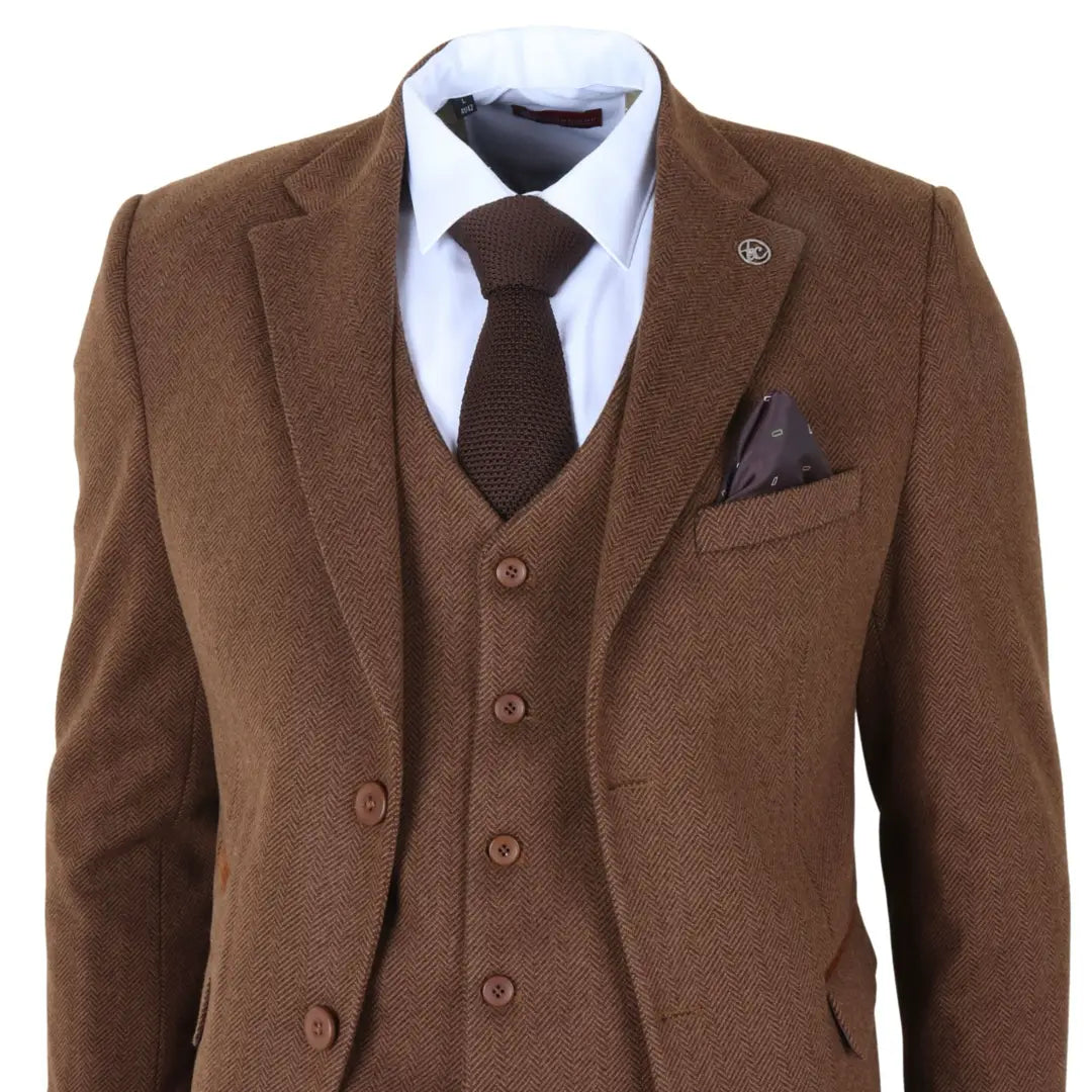 IM42 - Barna, háromrészes, halszálkás tweed öltöny férfiaknak