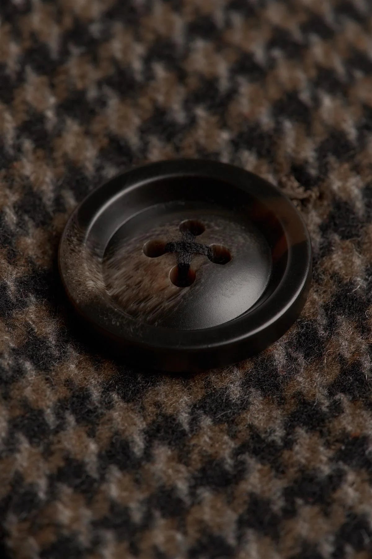 Férfi barna gyapjúkeverék tweed kabát, tyúklábmintával