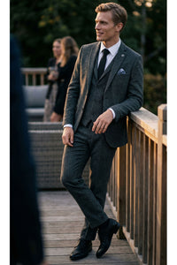 Férfi szénszürke, háromrészes, halszálkás tweed öltöny - STZ11