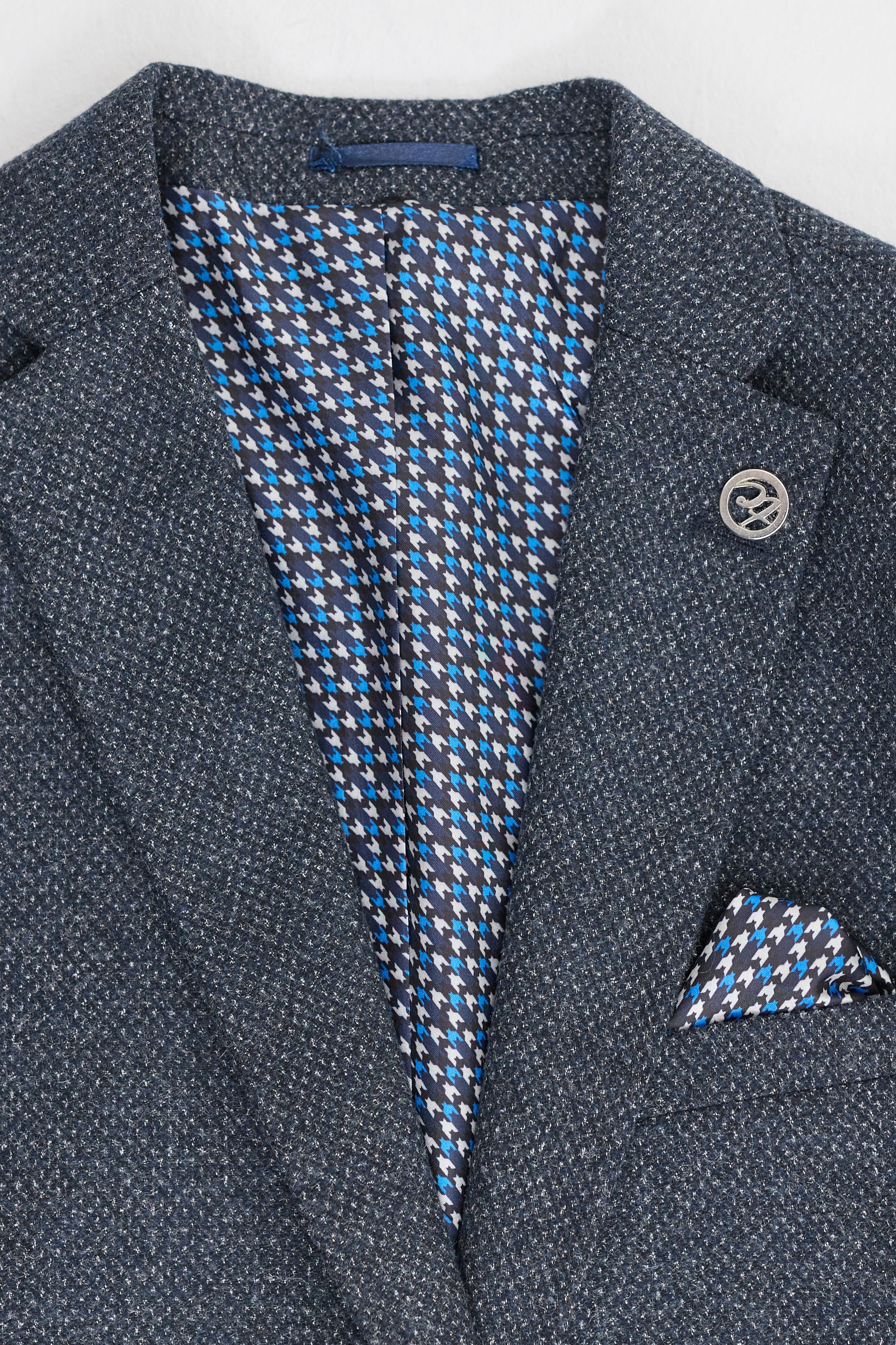 Férfi 3 részes sötétkék öltöny dupla melltartóval