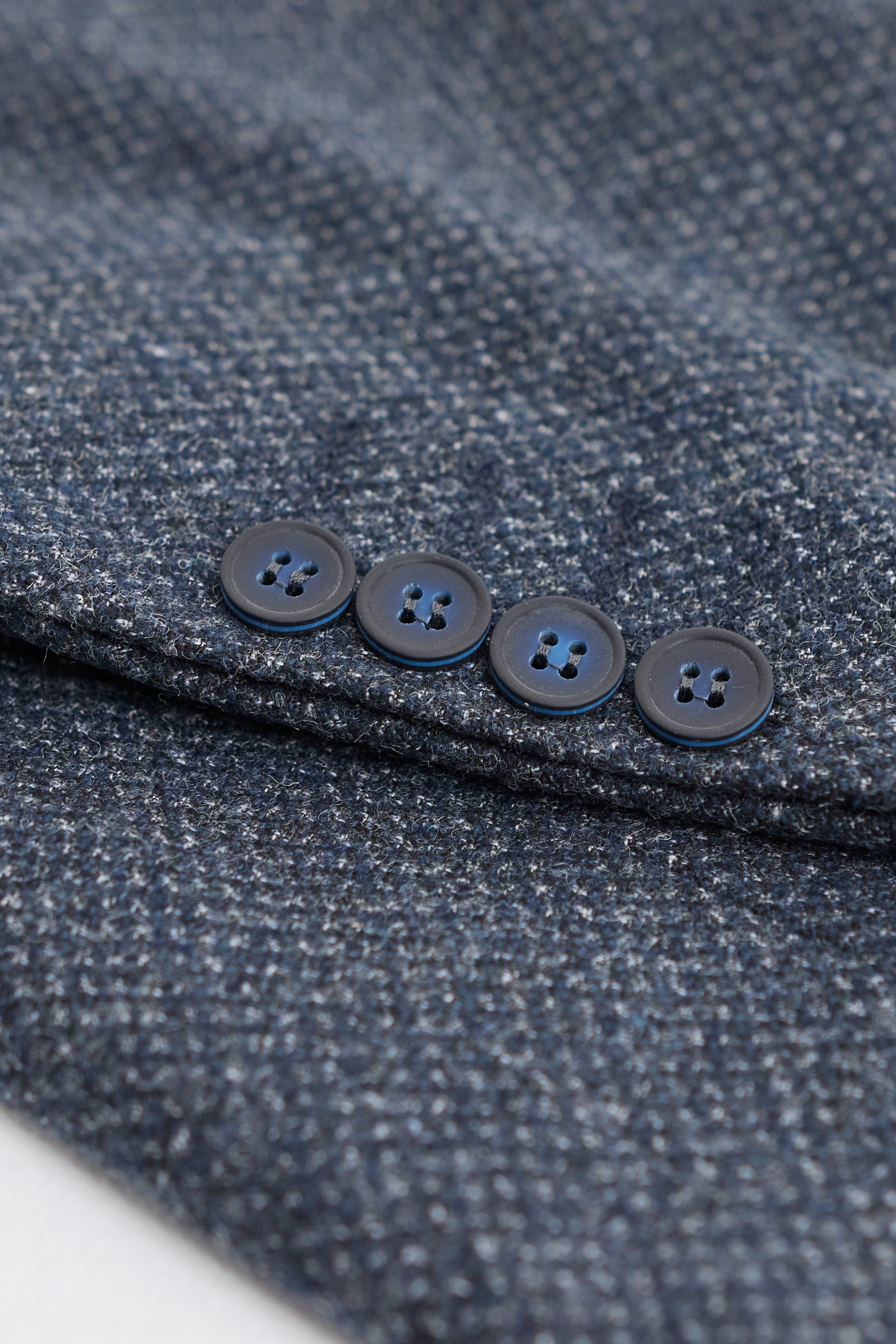 Férfi 3 részes sötétkék öltöny dupla melltartóval